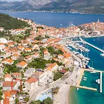 Siri, 1 Min Walk To The * Korčula