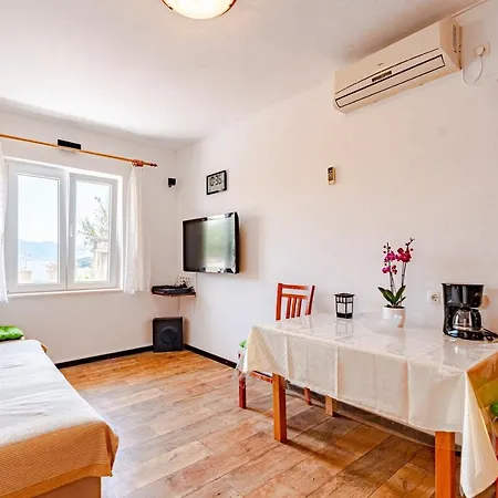 Siri, 1 Min Walk To The * Korčula