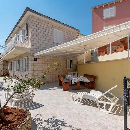 Siri, 1 Min Walk To The * Korčula