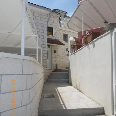 Siri, 1 Min Walk To The * Korčula