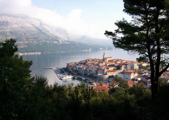 Siri, 1 Min Walk To The Korčula