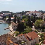 Siri, 1 Min Walk To The * Κόρτσουλα