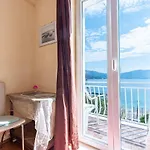Siri, 1 Min Walk To The Κόρτσουλα