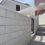 Siri, 1 Min Walk To The Apartman Korcula Town