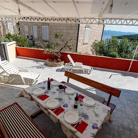 Siri, 1 Min Walk To The * Korčula