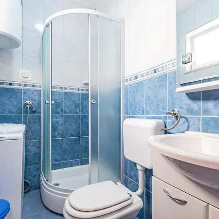 Siri, 1 Min Walk To The Daire