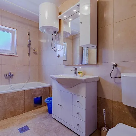 Siri, 1 Min Walk To The Korčula