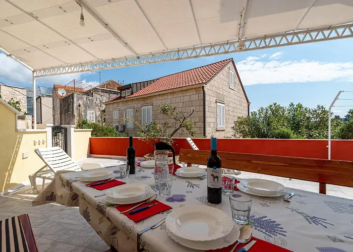 Siri, 1 Min Walk To The *