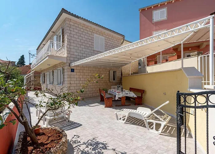 Siri, 1 Min Walk To The * Korčula