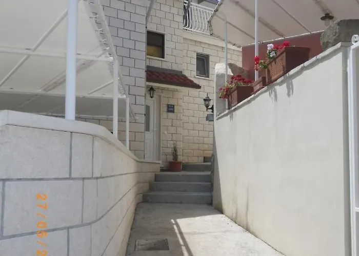 Siri, 1 Min Walk To The * Korčula